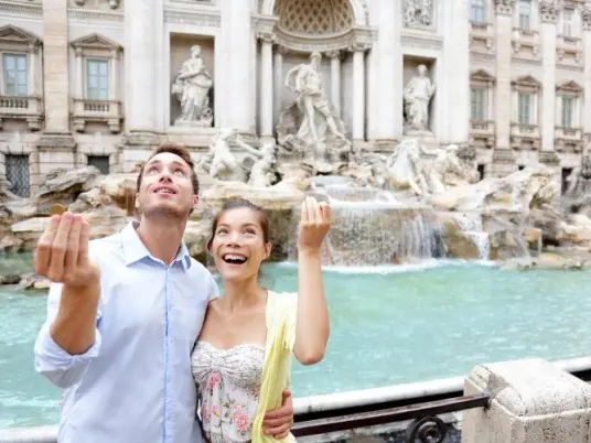 Fontána di Trevi: Proč se do ní házejí mince a co tato tradice znamená dnes