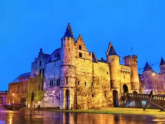Kamenný hrad Het Steen