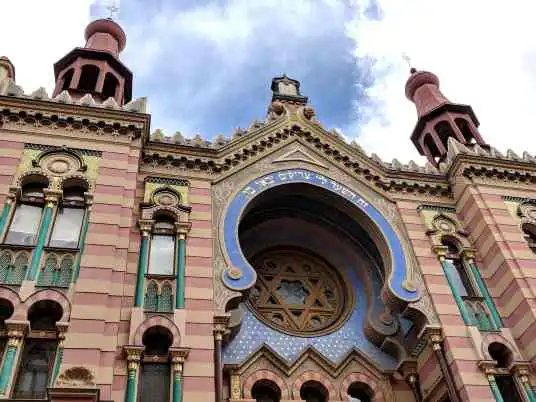 Jeruzalémská synagoga – synagoga tří jmen