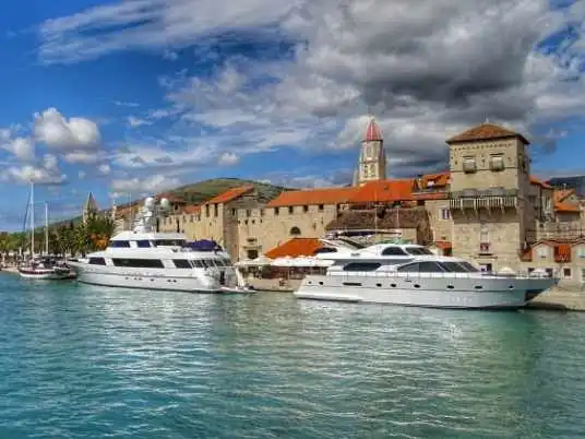 Trogir: důvody k návštěvě tohoto chorvatského historického města